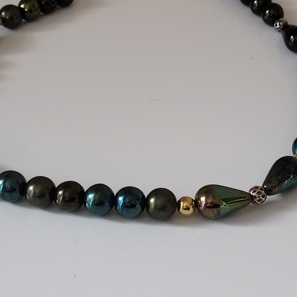 Vintage Iridescent Duochrome Reflect Stone Bead Necklace - Picture 13 of 17